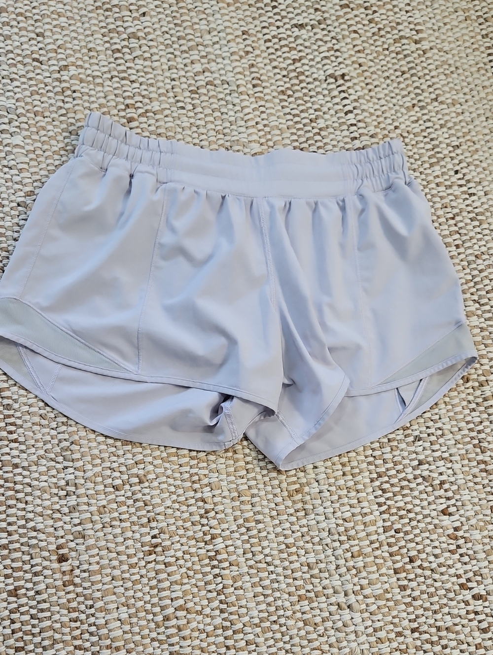 Lululemon Hotty Hot Short II *Long 4" - Picture 2 of 6
